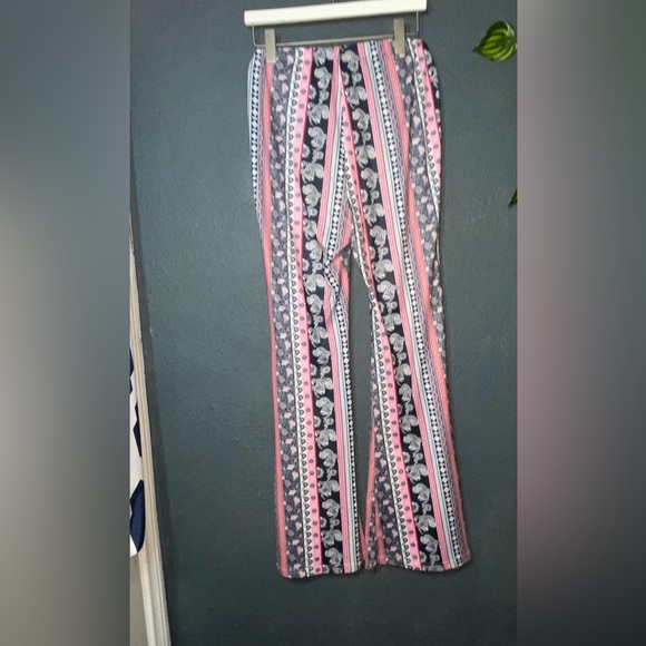 Shein Paisley Flare Pants & Flirtitude Crossover Gray Size Large Bell Bottoms. - Picture 7 of 15
